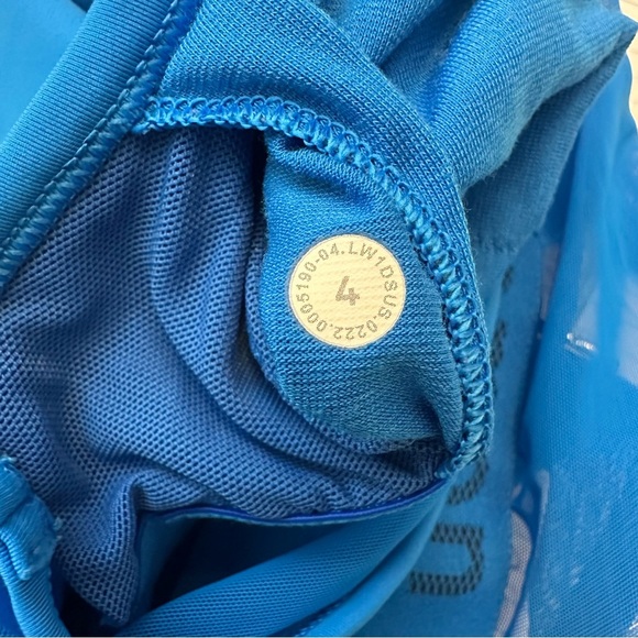 Lululemon Mesh-Back Training Cropped
Tank Top Blue Poolside - Picture 3 of 9